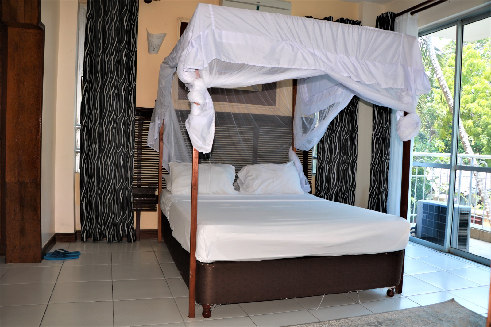2 bedroom apartment with beachfront near Bamburi M. Affordable furnished Apartment for vacation in Mombasa | Zuru Life Africa