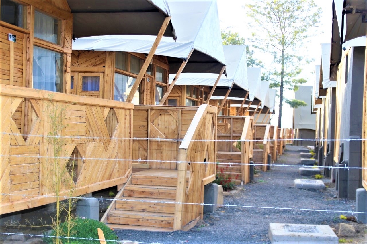 Comfortable vacation cabin at Lake Naivasha. Affordable furnished Condo for vacation in Karagita | Zuru Life Africa