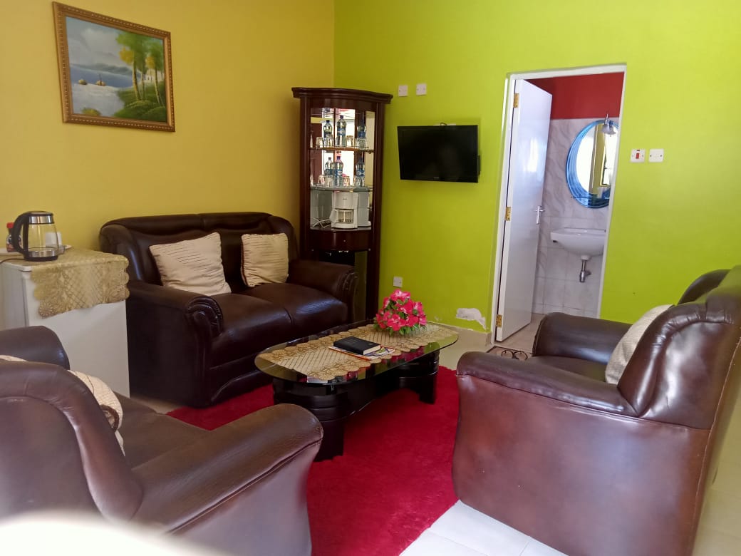 Beautiful and spacious rooms available. Affordable furnished Bed & breakfast for vacation in Kisii | Zuru Life Africa